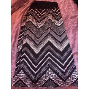 AB Studio Chevron Maxi Skirt SZ L 👗